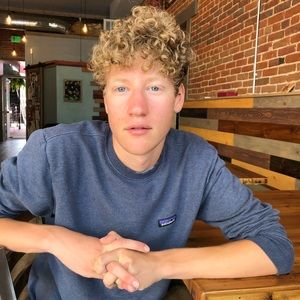 Meet your Posher, Ari